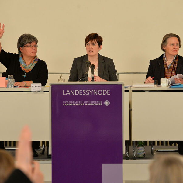 praesidium_frauen_meldend