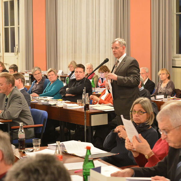 Bohlen_spricht_ aus_plenum