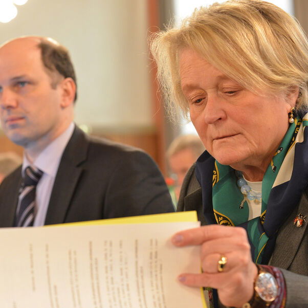 richthofen_schroeder_aktenstudium