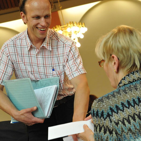 schiefelbein_geldbote