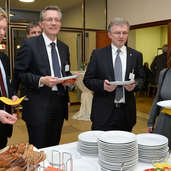 JS4_8969_adb_vor_essen