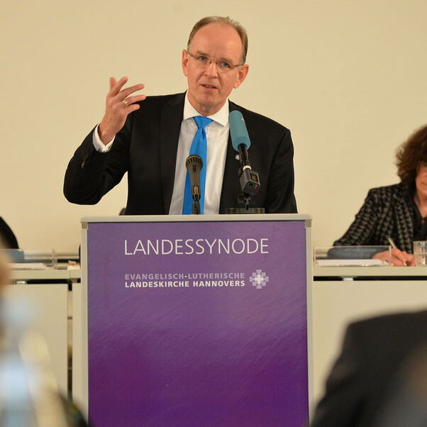 JS5_5712_Bischofsbericht Plenum