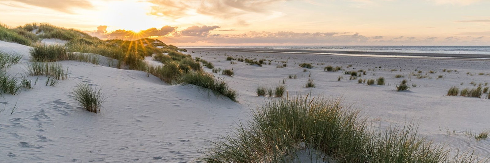 Sonnenaufgang am Strand 