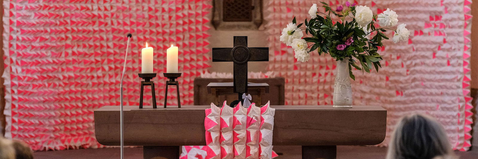 Kunst in Kirche bringen