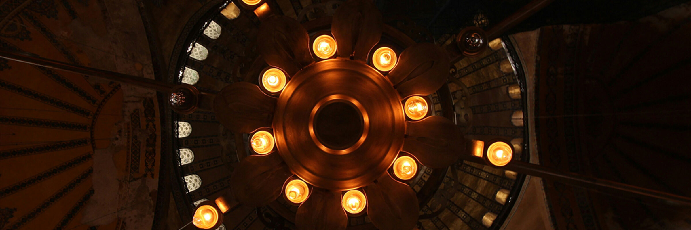 Deckenbeleuchtung in der Hagia Sofia