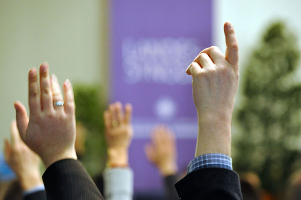 Abstimmung auf der Landessynode per Hand