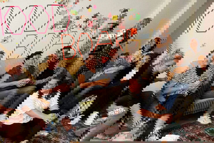 Reisegruppe im Ladenlokal von Mütopia in Köln-Mühlheim