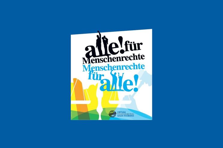 Auf blauem Hintergrund ein Plakat: Darauf steht alle! für Menschenrechte - Menschenrechte für alle! Dazu abstrakte gelbe, orangene und hellblaue Formen.