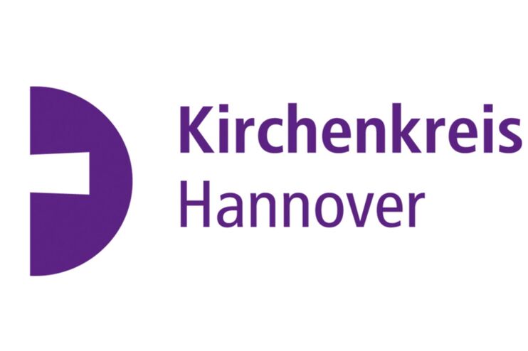 ein kreuz in weiss auf einem Kreis aus einem lila Farbverlauf. Daneben steht in Lila: Kirchenkreis Hannover