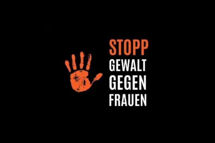 Eine orangener Handabdruck auf schwarz, daneben steht: Stopp! Gewalt gegen Frauen