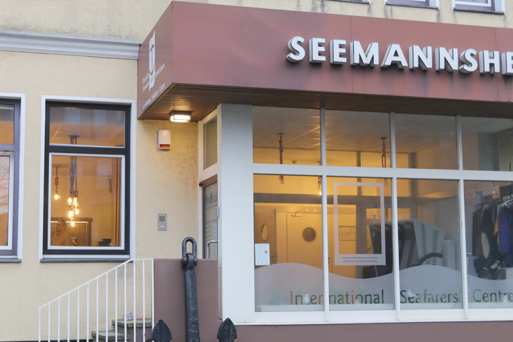 Ein Gebäude mit dem Schriftzug "Seemannsmission"